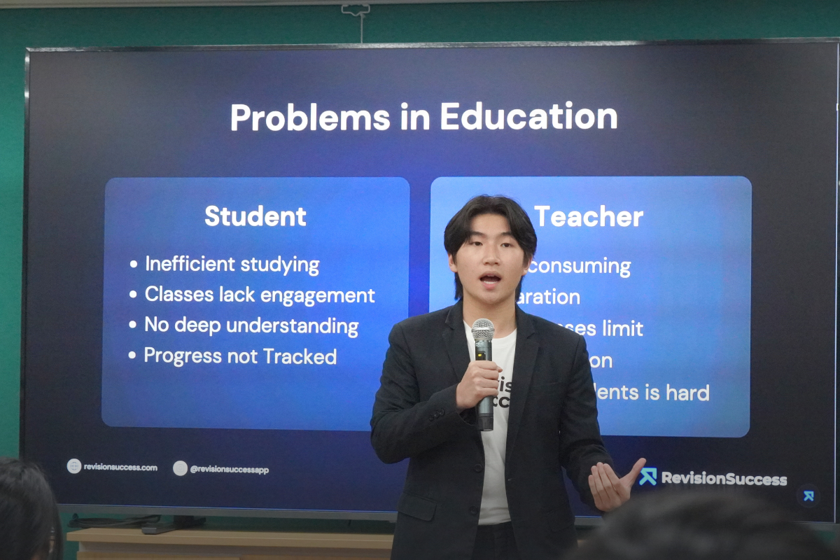 Phuwadit Sutthaporn, Co-Founder & COO, speaking at the House of Griffin workshop