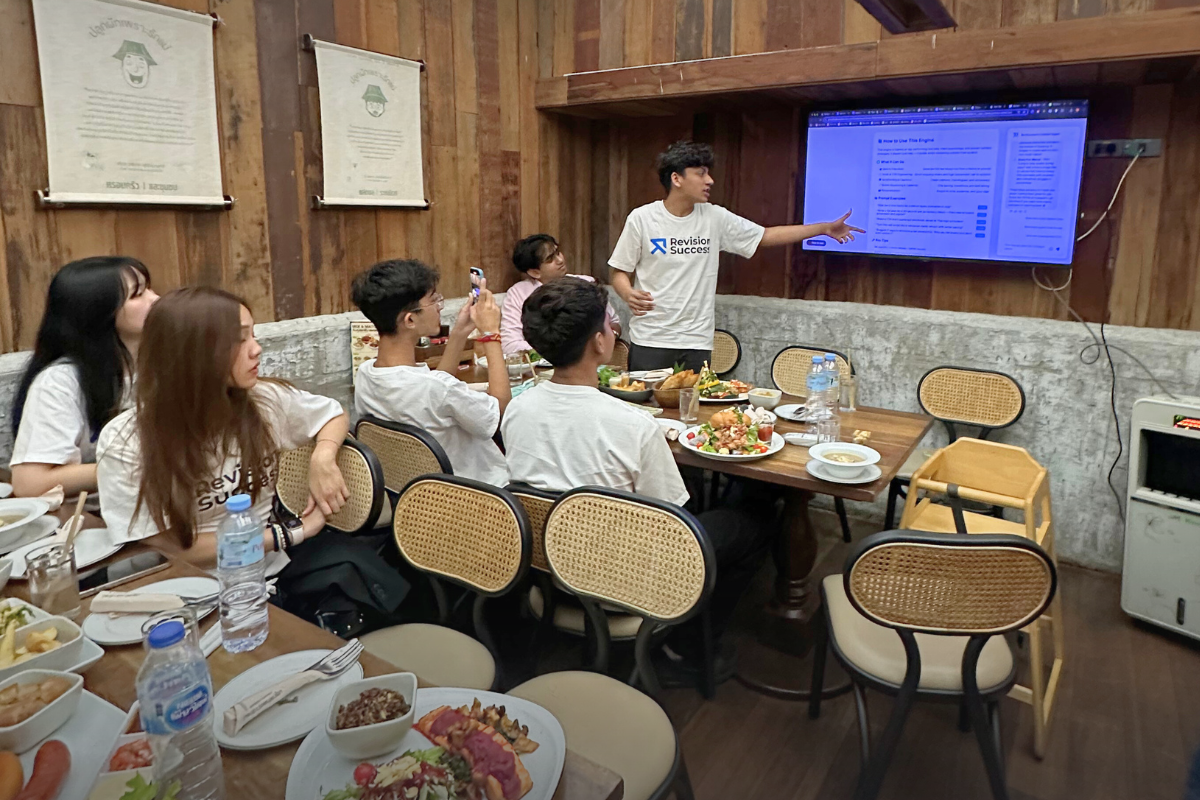 RevisionSuccess team introducing the company workflow to new interns during the RevIntern 2.0 orientation