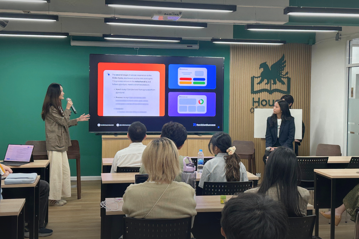 Jenitta Lertworayarn and Suthra Kijrugkul conducting a workshop for teachers at House of Griffin