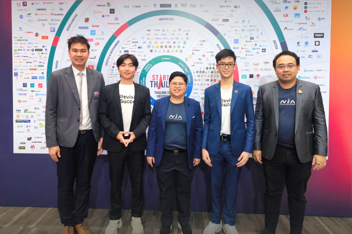 Left to right: Asst. Prof. Dr. Kriangkrai Satjaharuthai; Phuwadit Sutthaporn, Co-Founder & COO of RevisionSuccess; Dr. Krithpaka Boonfueng, Executive Director of the National Innovation Agency; Phonlawat Sirajindapirom, Co-Founder & CEO of RevisionSuccess; and Dr. Sura-at Supachatturat at the SITE 2025 event