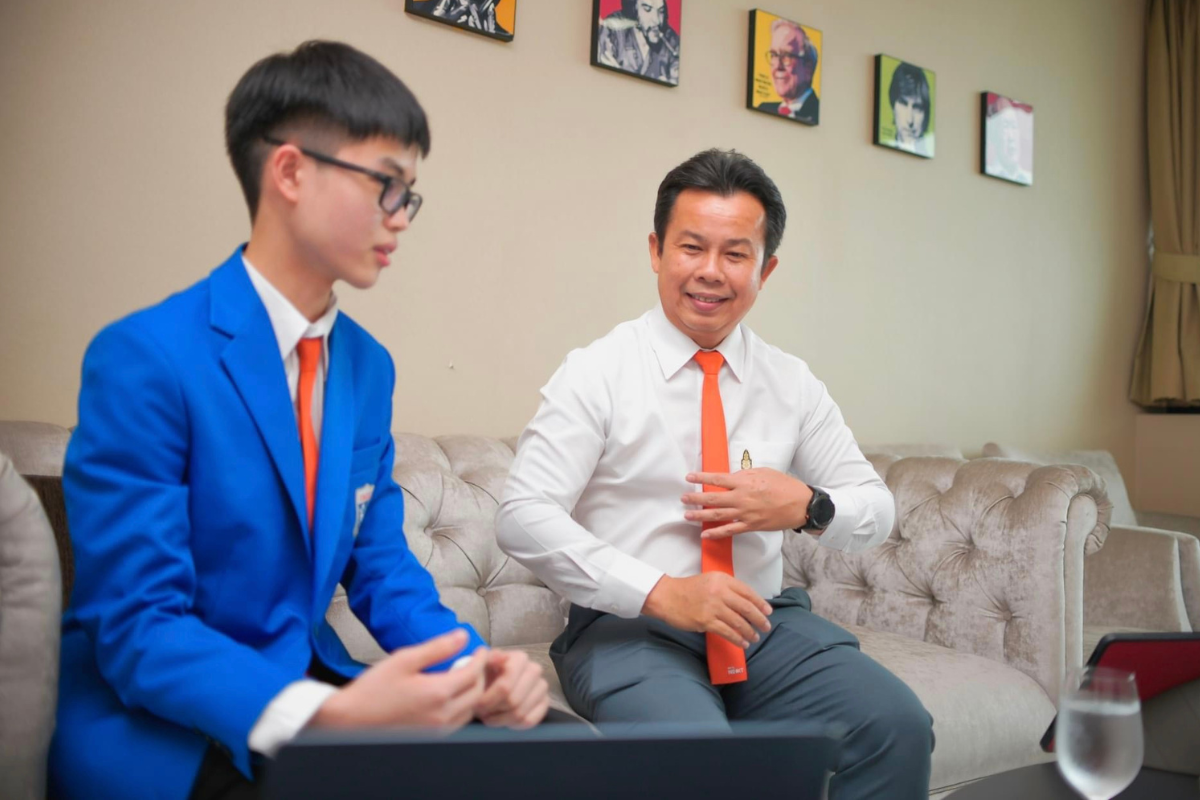 Phonlawat Sirajindapirom, Co-Founder & CEO of RevisionSuccess, in conversation with Assoc. Prof. Dr. Komsan Maleesee, President of KMITL